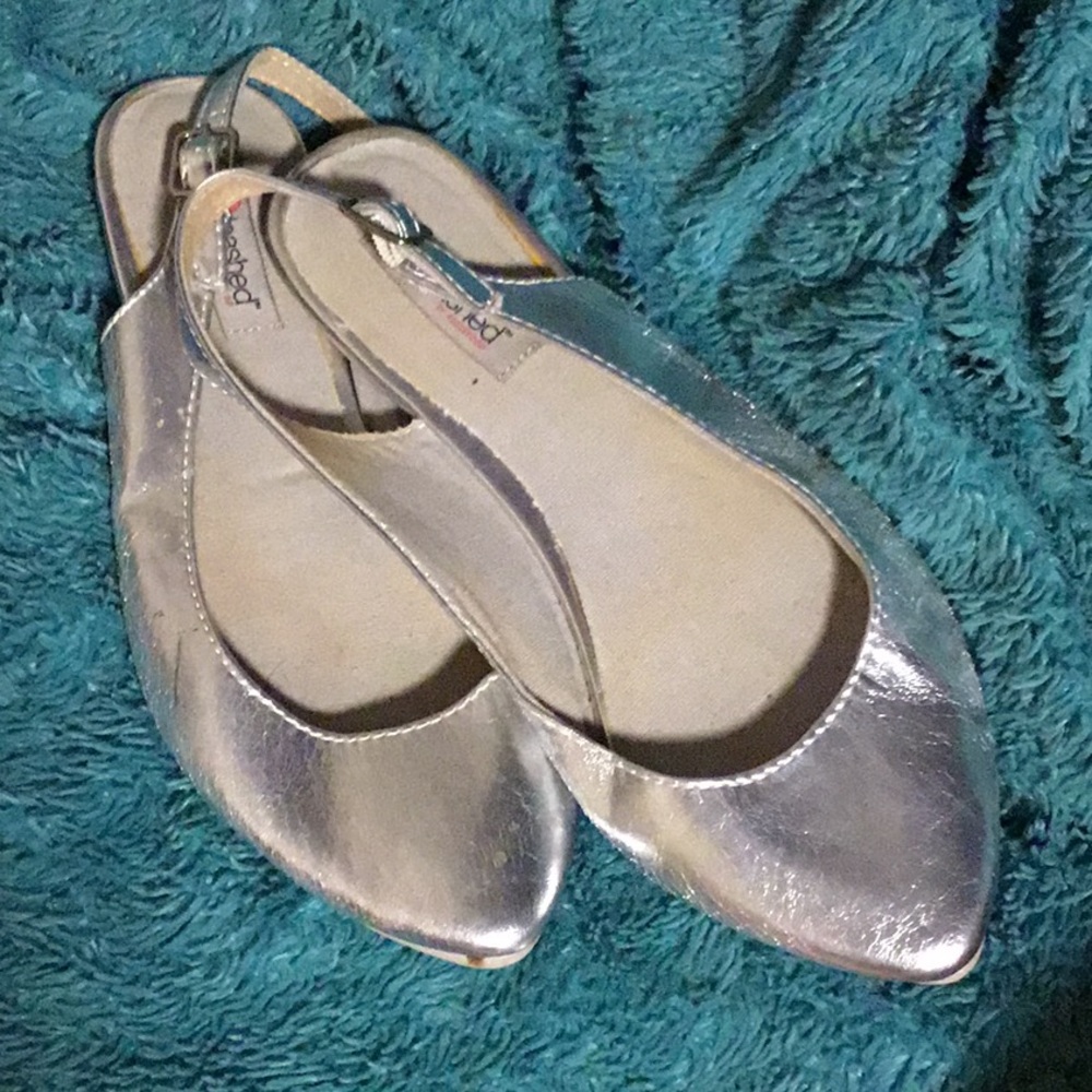 Shiny Flats - Picture 2 of 4